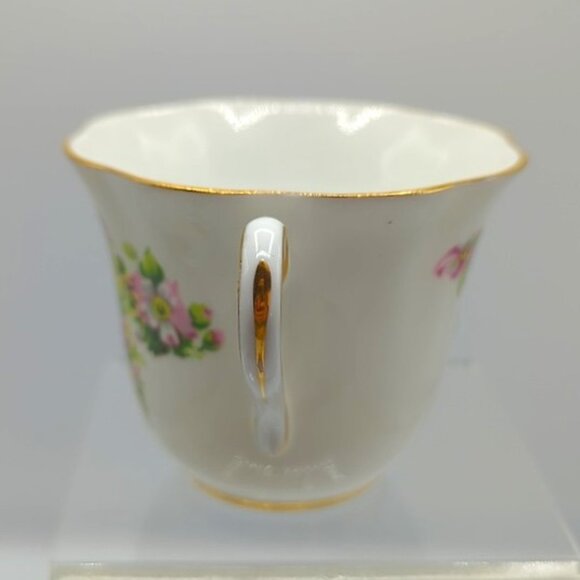 Clare Teacup & Saucer Fine Bone China Made in England Floral Gold Trim - Picture 4 of 10